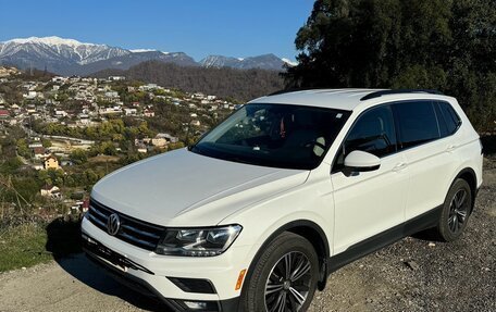 Volkswagen Tiguan II, 2017 год, 2 000 000 рублей, 14 фотография