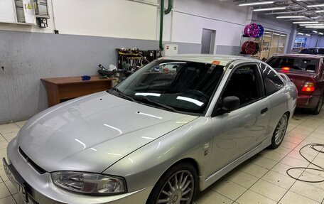 Mitsubishi Mirage VI рестайлинг, 2001 год, 680 000 рублей, 7 фотография