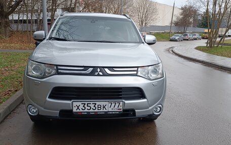 Mitsubishi Outlander III рестайлинг 3, 2013 год, 1 570 000 рублей, 1 фотография