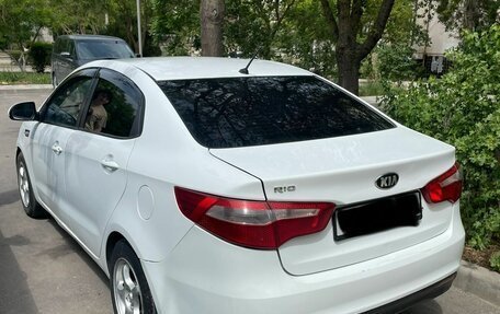 KIA Rio III рестайлинг, 2013 год, 700 000 рублей, 3 фотография