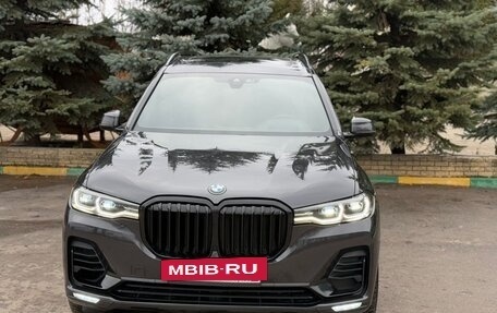 BMW X7, 2021 год, 10 900 000 рублей, 2 фотография