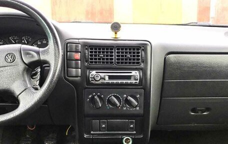 Volkswagen Polo III рестайлинг, 1998 год, 150 000 рублей, 2 фотография