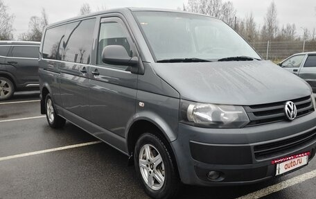 Volkswagen Caravelle T5, 2014 год, 2 300 000 рублей, 3 фотография