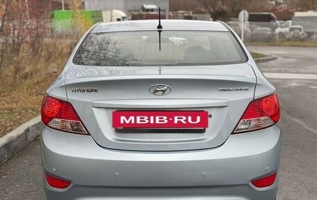 Hyundai Solaris II рестайлинг, 2011 год, 865 000 рублей, 10 фотография