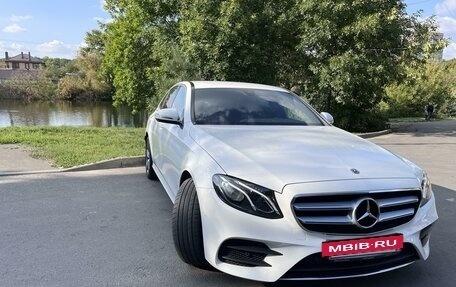 Mercedes-Benz E-Класс, 2019 год, 4 350 000 рублей, 7 фотография