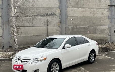 Toyota Camry, 2011 год, 1 650 000 рублей, 2 фотография