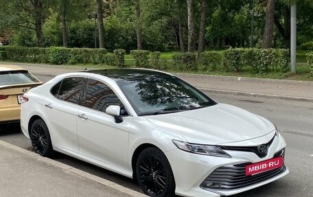 Toyota Camry, 2018 год, 3 000 000 рублей, 3 фотография