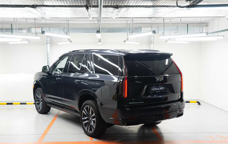 Cadillac Escalade V, 2023 год, 15 840 000 рублей, 3 фотография