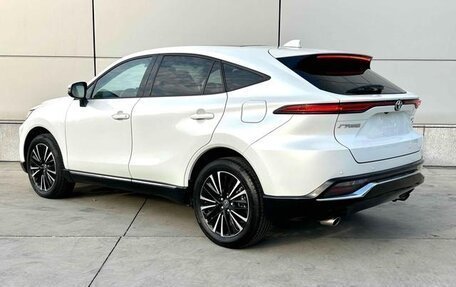 Toyota Venza, 2022 год, 2 898 000 рублей, 2 фотография