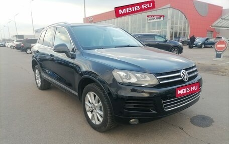 Volkswagen Touareg III, 2011 год, 1 719 000 рублей, 1 фотография