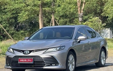 Toyota Camry, 2021 год, 2 300 000 рублей, 3 фотография