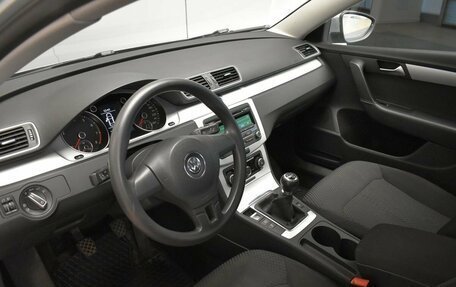 Volkswagen Passat B7, 2011 год, 1 070 000 рублей, 18 фотография