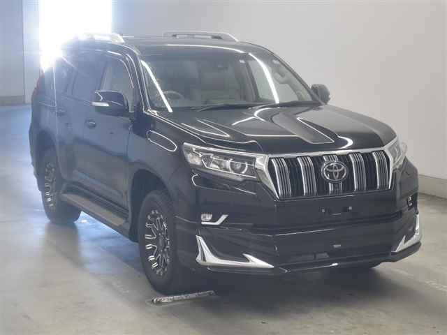 Toyota Land Cruiser Prado 150 рестайлинг 2, 2021 год, 4 370 000 рублей, 1 фотография