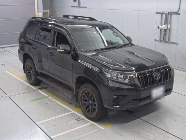 Toyota Land Cruiser Prado 150 рестайлинг 2, 2021 год, 4 570 000 рублей, 3 фотография