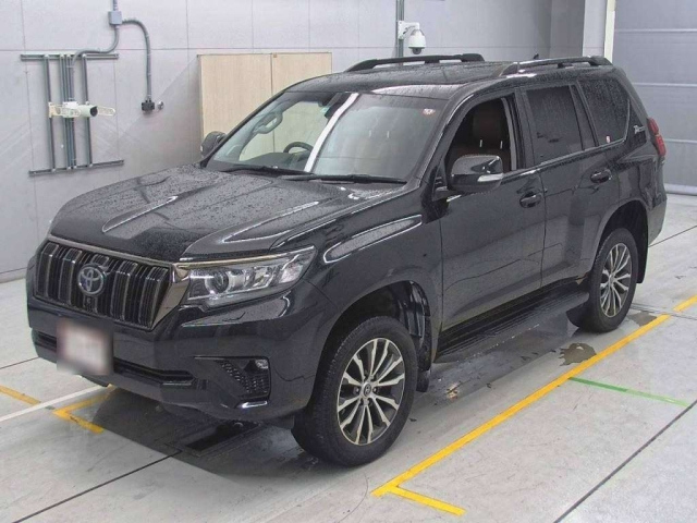 Toyota Land Cruiser Prado 150 рестайлинг 2, 2021 год, 4 720 000 рублей, 2 фотография