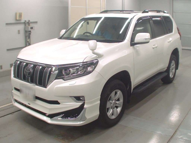 Toyota Land Cruiser Prado 150 рестайлинг 2, 2021 год, 4 480 000 рублей, 2 фотография