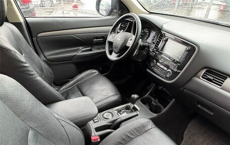 Mitsubishi Outlander III рестайлинг 3, 2013 год, 1 270 000 рублей, 9 фотография