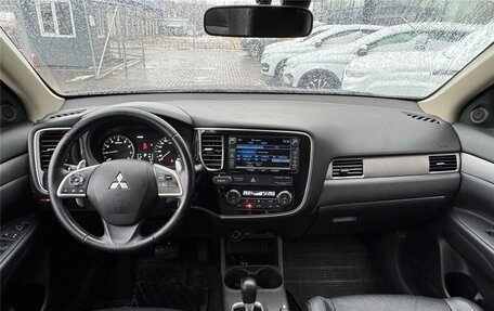 Mitsubishi Outlander III рестайлинг 3, 2013 год, 1 270 000 рублей, 11 фотография