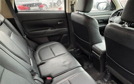 Mitsubishi Outlander III рестайлинг 3, 2013 год, 1 270 000 рублей, 10 фотография