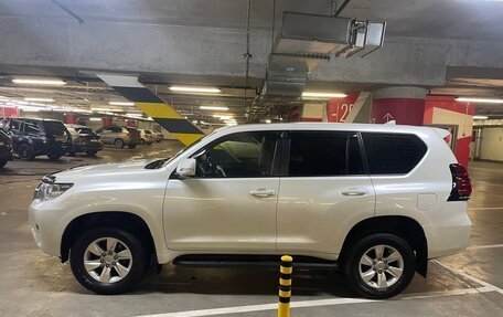 Toyota Land Cruiser Prado 150 рестайлинг 2, 2020 год, 5 500 000 рублей, 5 фотография