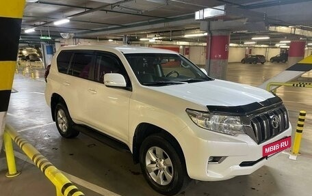 Toyota Land Cruiser Prado 150 рестайлинг 2, 2020 год, 5 500 000 рублей, 2 фотография