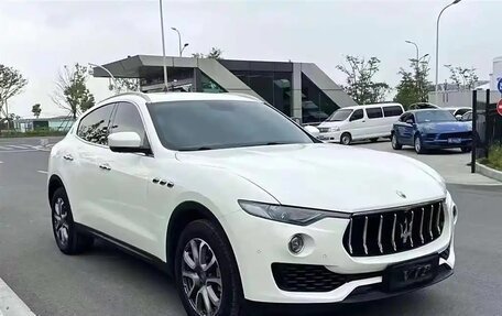 Maserati Levante I, 2020 год, 6 300 000 рублей, 3 фотография