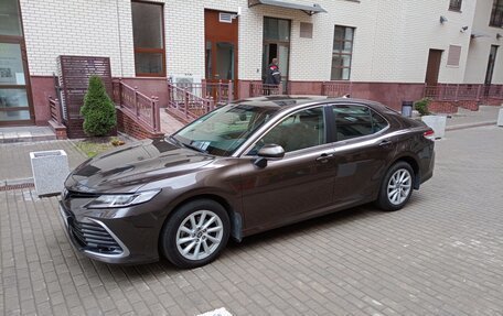 Toyota Camry, 2021 год, 3 650 000 рублей, 6 фотография