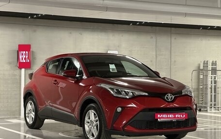 Toyota C-HR I рестайлинг, 2022 год, 3 150 000 рублей, 3 фотография