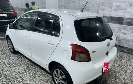 Toyota Vitz, 2005 год, 550 000 рублей, 3 фотография