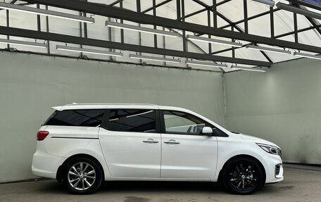 KIA Carnival III, 2018 год, 2 930 000 рублей, 9 фотография