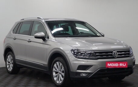 Volkswagen Tiguan II, 2017 год, 2 089 000 рублей, 3 фотография