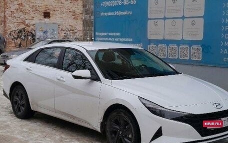 Hyundai Elantra, 2022 год, 2 200 000 рублей, 2 фотография