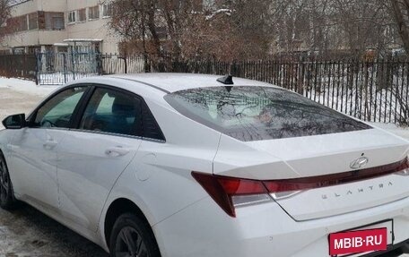 Hyundai Elantra, 2022 год, 2 200 000 рублей, 3 фотография