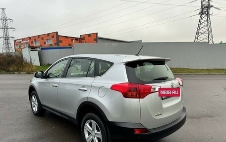 Toyota RAV4, 2013 год, 1 850 000 рублей, 5 фотография