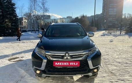 Mitsubishi Pajero Sport III рестайлинг, 2020 год, 4 500 000 рублей, 2 фотография