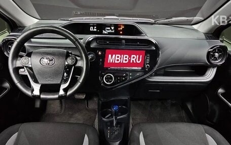 Toyota Prius c I, 2021 год, 1 568 464 рублей, 3 фотография