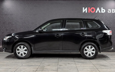 Mitsubishi Outlander III рестайлинг 3, 2013 год, 1 800 000 рублей, 8 фотография