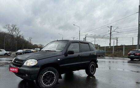 Chevrolet Niva I рестайлинг, 2004 год, 245 000 рублей, 1 фотография