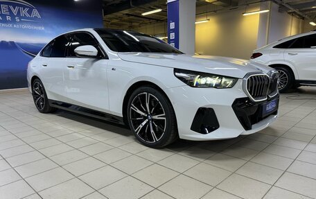 BMW 5 серия, 2023 год, 9 749 000 рублей, 14 фотография