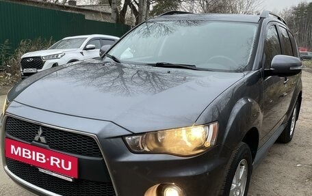 Mitsubishi Outlander III рестайлинг 3, 2011 год, 1 500 000 рублей, 3 фотография