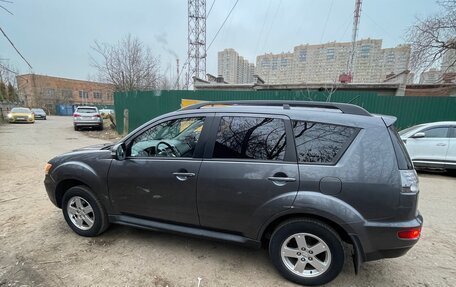 Mitsubishi Outlander III рестайлинг 3, 2011 год, 1 500 000 рублей, 10 фотография