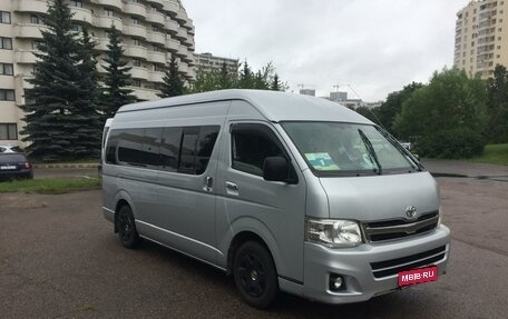 Toyota HiAce H200, 2012 год, 3 150 000 рублей, 1 фотография