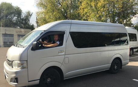 Toyota HiAce H200, 2012 год, 3 150 000 рублей, 3 фотография