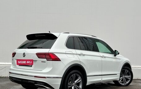 Volkswagen Tiguan II, 2019 год, 4 197 800 рублей, 2 фотография