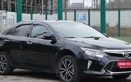 Toyota Camry, 2017 год, 2 350 000 рублей, 3 фотография