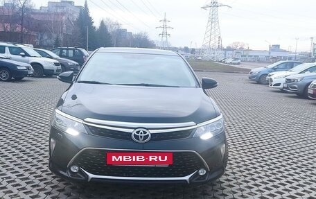 Toyota Camry, 2017 год, 2 680 000 рублей, 7 фотография