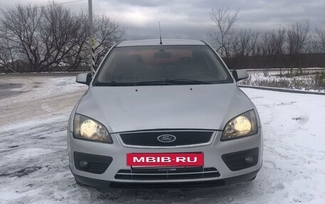 Ford Focus II рестайлинг, 2005 год, 439 000 рублей, 2 фотография