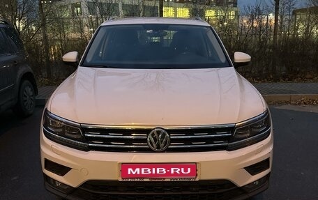 Volkswagen Tiguan II, 2018 год, 2 570 000 рублей, 1 фотография