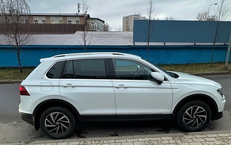 Volkswagen Tiguan II, 2018 год, 2 570 000 рублей, 3 фотография