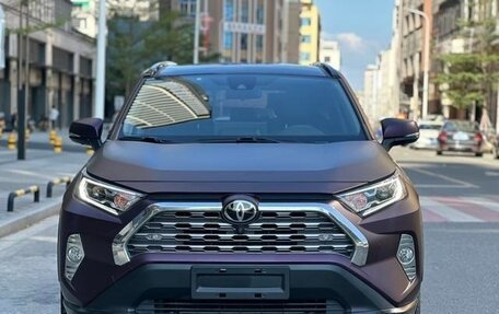 Toyota RAV4, 2021 год, 2 425 000 рублей, 3 фотография